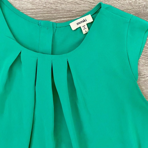 *SOLD* Woman’s Shirt - Picture 2 of 8